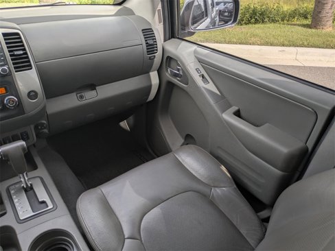 Used 2019 Nissan Frontier SL image 18