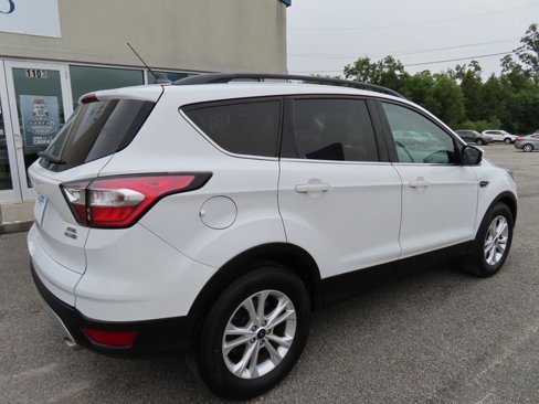 Used 2018 Ford Escape SEL image 9