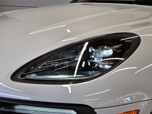 Certified 2025 Porsche Macan image 25