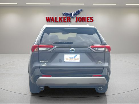 Used 2022 Toyota RAV4 SE w/ SE Grade Weather Package image 4