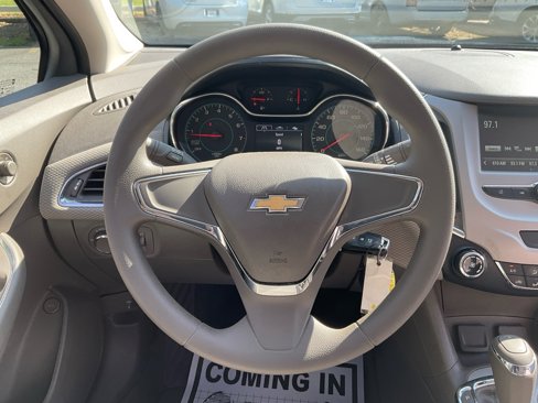 Used 2018 Chevrolet Cruze LS image 21