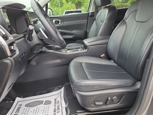 Used 2022 Kia Sorento S image 16
