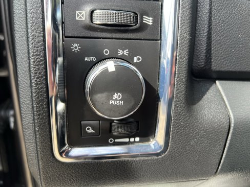 Used 2016 RAM 1500 Laramie w/ Convenience Group image 35