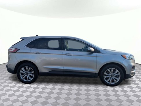 Used 2023 Ford Edge Titanium image 2