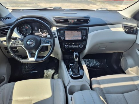 Used 2020 Nissan Rogue Sport SL w/ Premium Package image 3