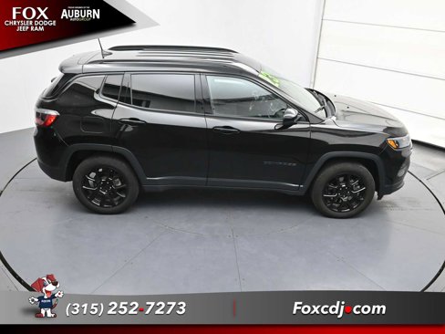 Used 2023 Jeep Compass Latitude w/ Convenience Group image 31