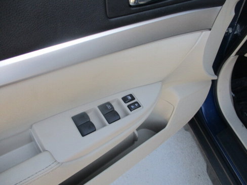 Used 2011 Subaru Outback 2.5i Premium w/ All-Weather Pkg image 23