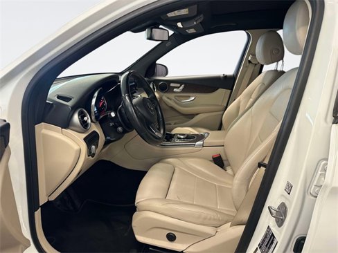 Used 2018 Mercedes-Benz GLC 300 4MATIC image 12