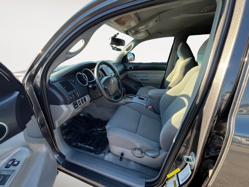 Used 2011 Toyota Tacoma PreRunner image 19