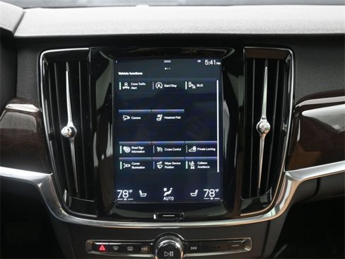 Used 2019 Volvo S90 T6 Momentum image 19