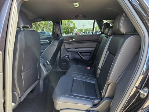 Used 2021 Volkswagen Atlas Cross Sport SE image 13