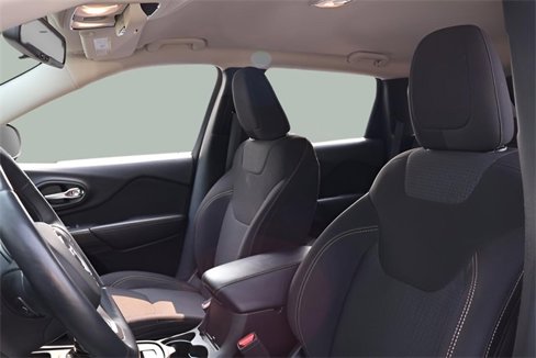 Used 2016 Jeep Cherokee Latitude w/ Cold Weather Group image 31