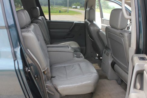 Used 2004 Nissan Armada LE w/ (SR2) Sunroof Pkg (LE) image 36