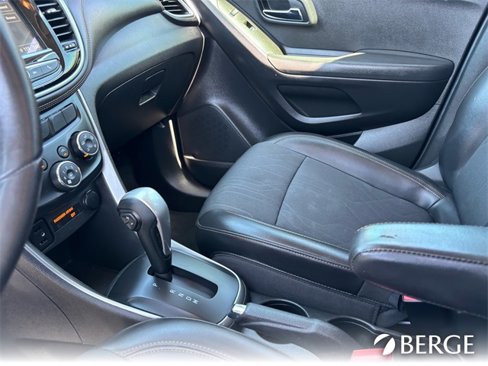Used 2018 Chevrolet Trax LT w/ LT Convenience Package image 25