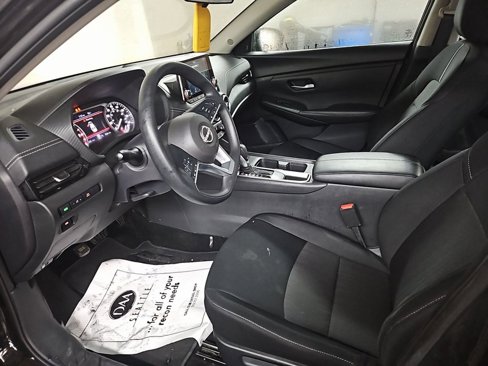 Used 2024 Nissan Sentra SV image 3