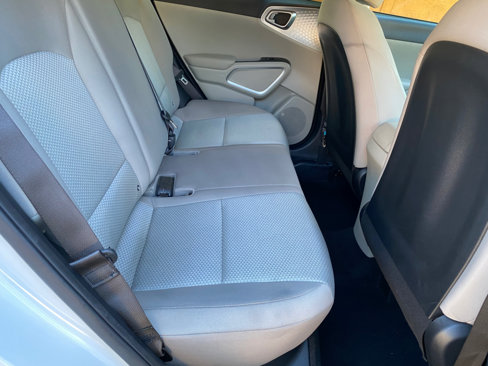Used 2023 Kia Soul LX image 39