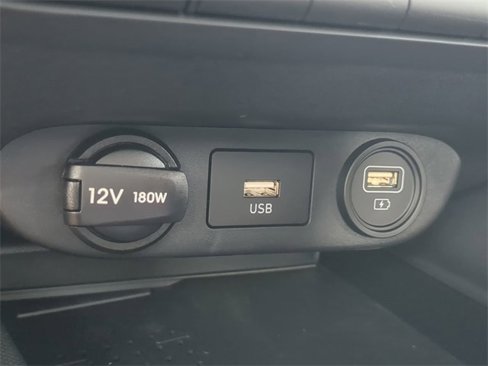 Used 2023 Hyundai Elantra Limited w/ Preferred Accessory Package image 21