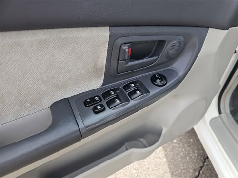Used 2004 Kia Spectra Sedan image 19