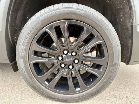 Used 2023 GMC Acadia SLT w/ Elevation Edition image 7