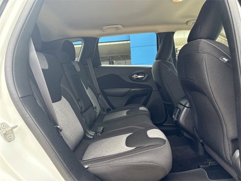 Used 2014 Jeep Cherokee Latitude image 13