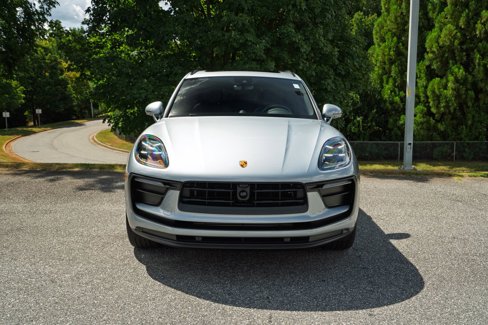 Certified 2023 Porsche Macan image 10