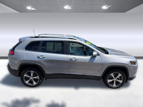 Used 2019 Jeep Cherokee Limited w/ Luxury Group image 8