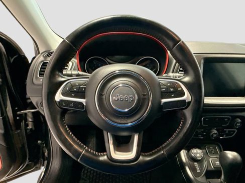 Used 2020 Jeep Compass Trailhawk image 11