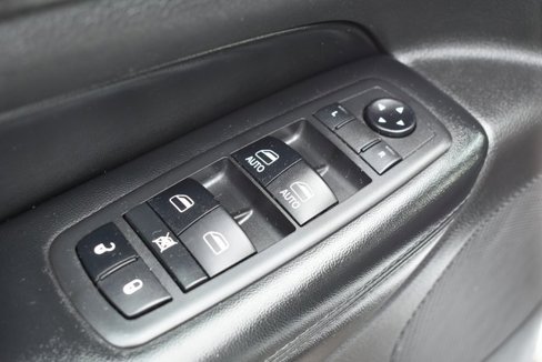 Used 2018 Jeep Grand Cherokee Laredo image 11