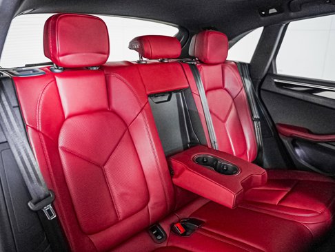 Certified 2024 Porsche Macan w/ Premium Plus Package image 6