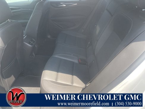 Used 2018 Buick Regal Essence w/ Driver Confidence Package #1 image 28