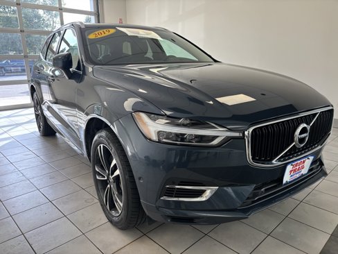 Used 2019 Volvo XC60 T8 Momentum w/ Premium Package image 2
