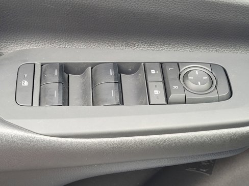 Used 2023 Toyota Prius Prime SE image 18