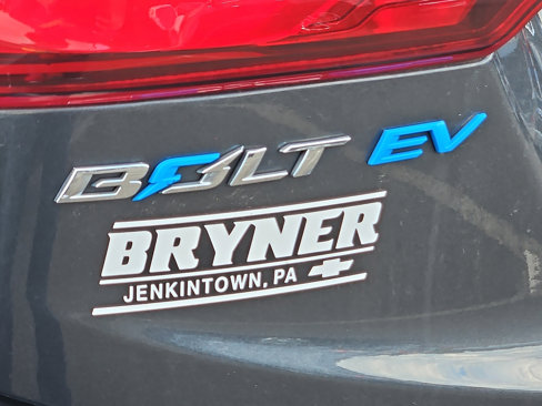 Used 2020 Chevrolet Bolt Premier w/ Infotainment Package image 7