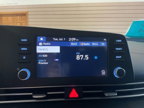 Used 2023 Hyundai Elantra SEL image 13