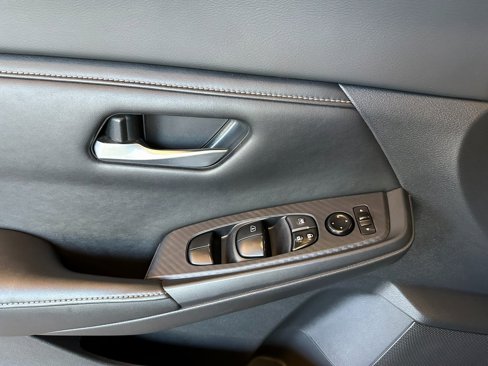 Used 2021 Nissan Sentra SV image 18