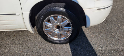 Used 2006 Chrysler Town & Country Limited image 4