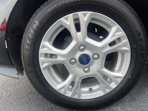 Used 2016 Ford Fiesta SE image 29
