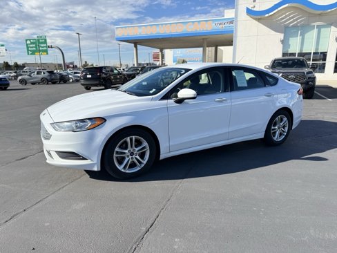 Used 2018 Ford Fusion SE w/ Fusion SE Technology Package image 2