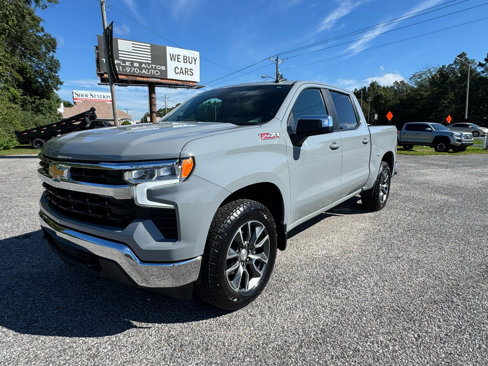 Used 2024 Chevrolet Silverado 1500 LT image 1