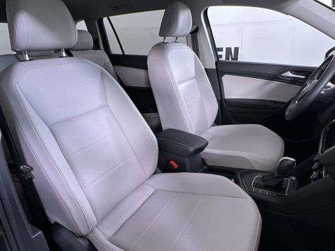 Used 2021 Volkswagen Tiguan SE image 26