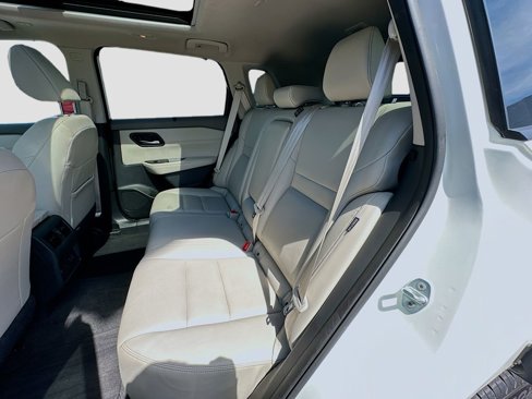 Used 2023 Nissan Rogue SL w/ SL Premium Package image 25