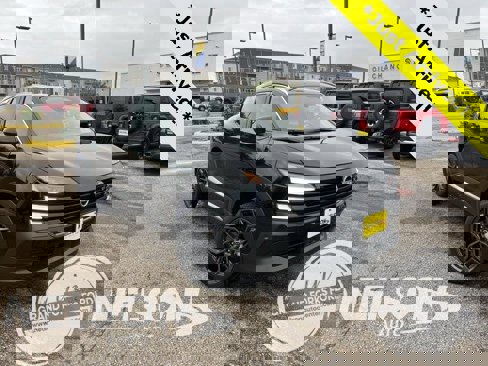 Used 2025 Nissan Kicks SR w/ SR Premium Package image 1