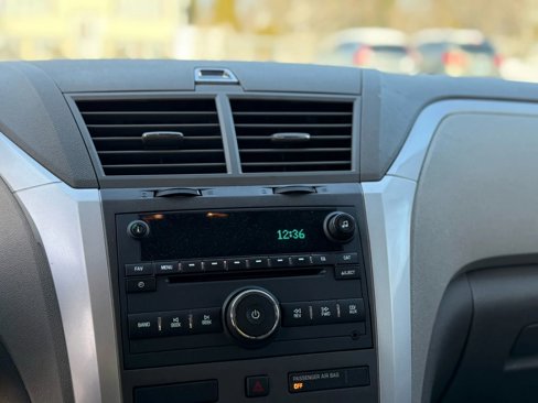 Used 2011 Chevrolet Traverse LS image 18