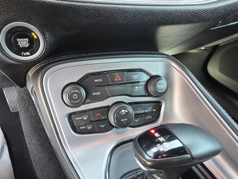 Used 2023 Dodge Challenger SXT image 23