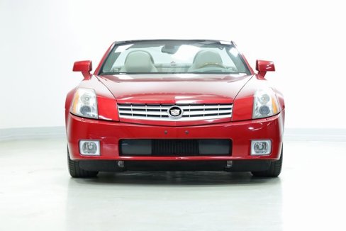 Used 2004 Cadillac XLR image 2