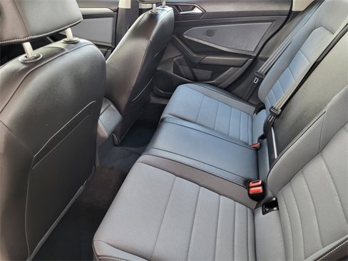 Used 2025 Volkswagen Jetta SE image 20
