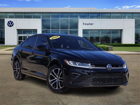 Used 2025 Volkswagen Jetta Sport image 1