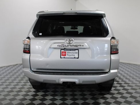 Used 2016 Toyota 4Runner SR5 Premium image 5