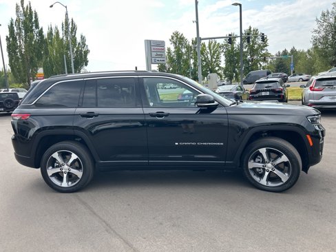 Used 2023 Jeep Grand Cherokee 4WD 4xe w/ Luxury Tech Group II image 8