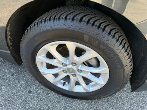 Used 2020 Chevrolet Equinox LS w/ LS Convenience Package image 9
